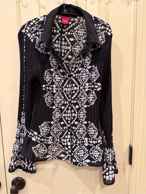 Sunny Leigh Black and White Geometric Button-Down Blouse